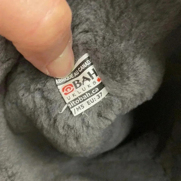 Manitobah fur boots - Picture 7 of 7